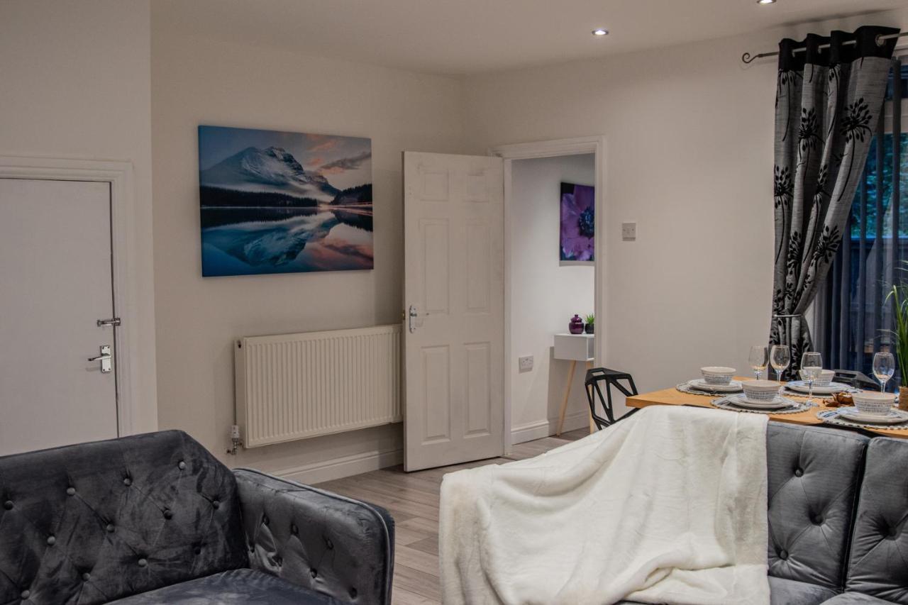 Bv Comfy Spacious 3 Bedroom House At Tatton Street Manchester Zewnętrze zdjęcie